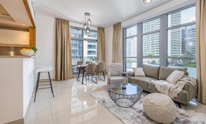 Downtown Dubai Apartment | Modern 1 BR Holiday Home with Pool in Downtown Oasis