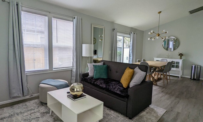 West Eugene Apartment | Modern 2 Bedroom Retreat Near Downtown with Ocean Views