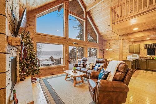 Schroon Lake House | Modern ADK 5-Bedroom Chalet Perfect for Family Getaways