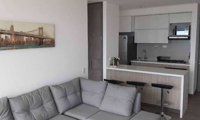 El Poblado Apartment | Modern Apartment in Balsos with Pool & City Views