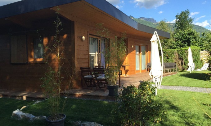 Chaparon Ski Chalet | Elegant Chalet Retreat with Spa and Lake Views at Annecy