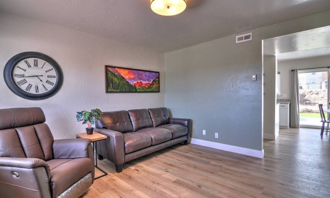 Grand Junction House | Modern 2 BR Townhome with Private Patio & Pet-Friendly Perks