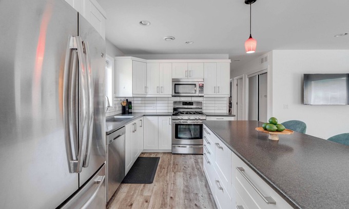 Byron Apartment | Modern 2-Bedroom Retreat in Byron Village with Great Amenities
