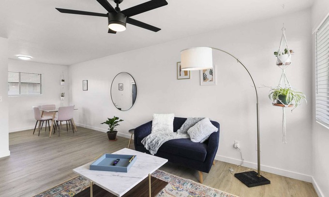 Camelback East Condo | Modern Condo Retreat in Central Biltmore - Rated 10/10