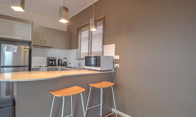 Port Hedland Apartment | Contemporary Crib Generous 1x1