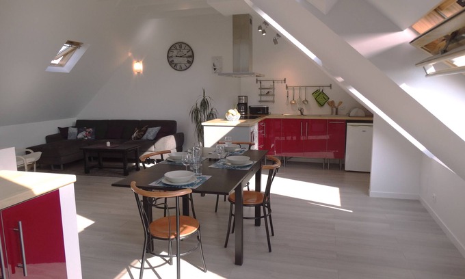 Plovan Apartment | Coastal Duplex Apartment with Oceanfront Pool & Top Rating
