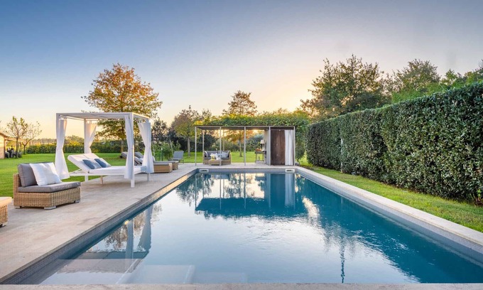 Castelfranco di Sotto Villa | Contemporary Farmhouse with Pool in Villa Campanile