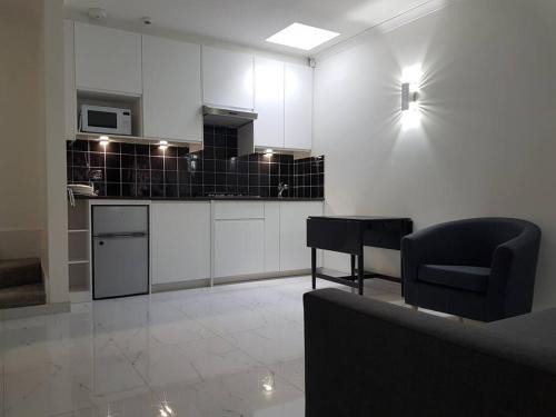 Hillingdon Apartment | Modern Ground Floor Maisonette - Child Friendly Retreat