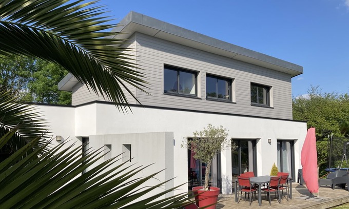 Edern House | Modern Retreat in a Serene Location - Guest Rated 10/10