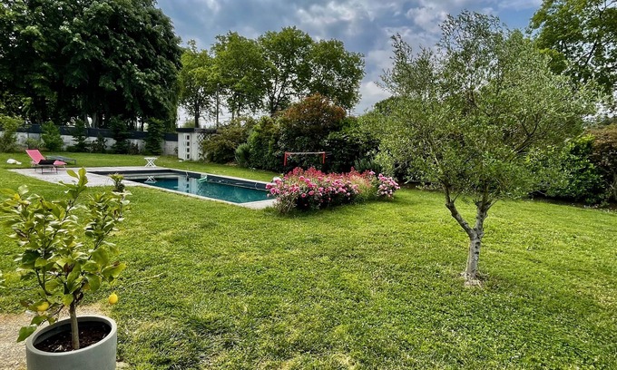 Beaupuy House | Stylish Retreat with Pool and Spa near Toulouse