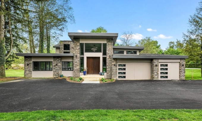 Stevenson Villa | Elegant Villa with Pool, Kitchen & Pet-Friendly Perks
