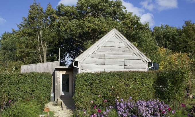 Chipping Norton Cabin | Stylish Rural Cabin with Ocean View in the Cotswolds