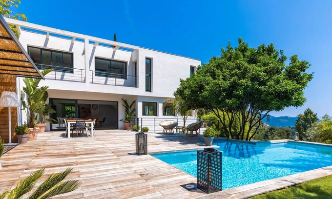 Falicon Villa | Modern Villa with Ocean View and Private Pool in Nice