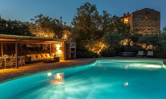 Collazzone Villa | Discover Contessa Matilde 16: Pet-Friendly Getaway