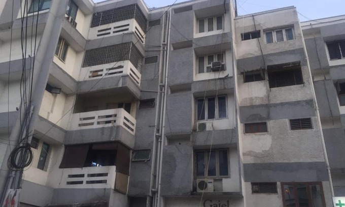 Thousand Lights Apartment | Convenient Convastay Gajel - Family-Friendly Near Apollo