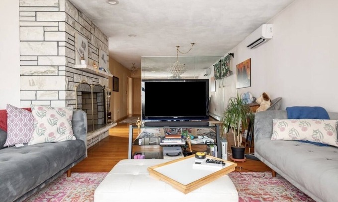 Revere House | Inviting Retreat at Conant: Perfect for Groups by the Sea
