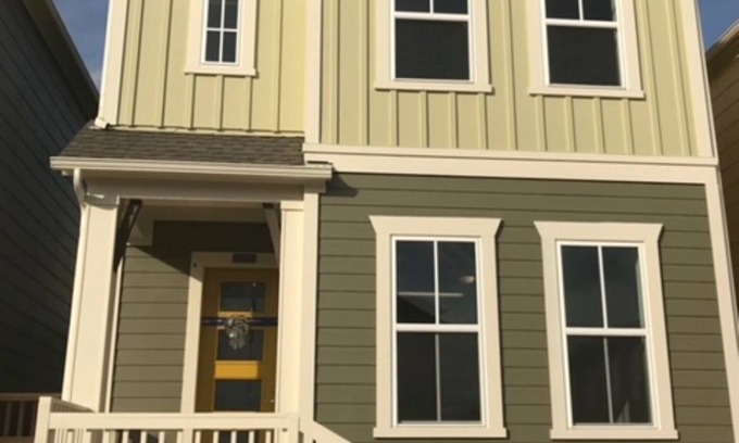 Mueller House | Immaculate Accommodations with Pet-Friendly Comforts