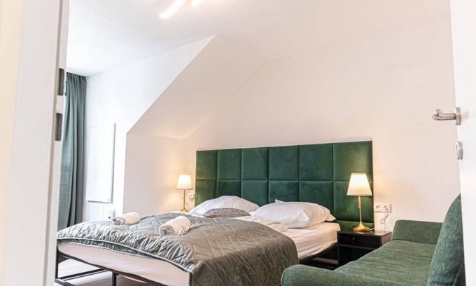 Meidling Apartment | Budget-Friendly 2BR Apartment Steps from U6 Station
