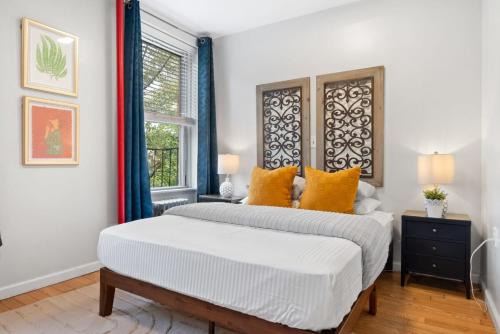 Midtown West Apartment | Ideal 2BR Retreat - Steps from Times Square & Pet Friendly