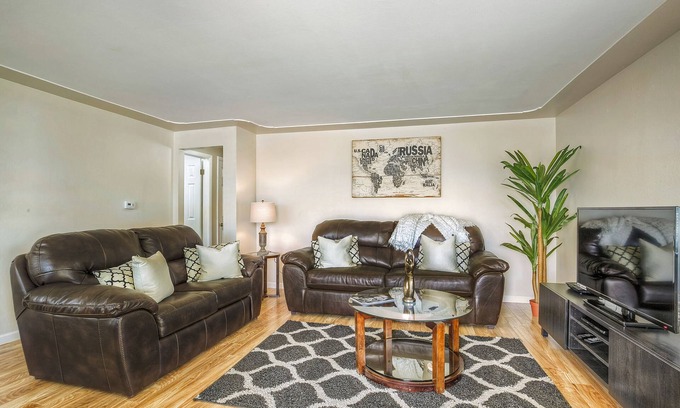 Edgewater Apartment | Prime Location in Denver with Pet-Friendly Amenities