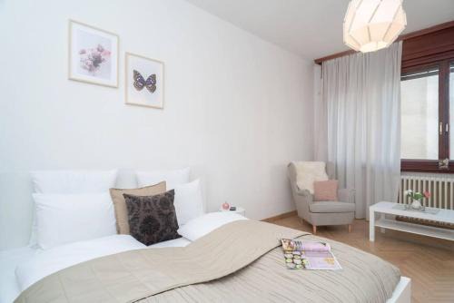 Inner City Budapest Apartment | Central Downtown Apartment with Family-Friendly Amenities