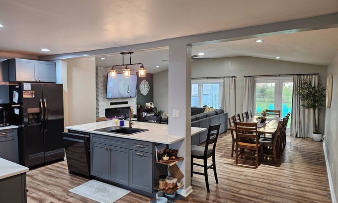 Indianapolis House | Convenient Comfort with Family-Friendly Amenities in Indy