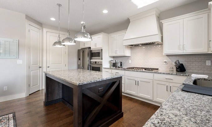 Felida House | Ideal Family Retreat Near All Major Attractions