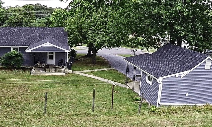 Lynchburg House | Comfortable Home with Guest House for Memorable Stays
