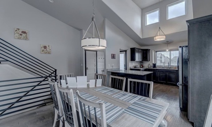 Rapid City House | Outstanding Executive Golf Club Red Rocks Home with Spa