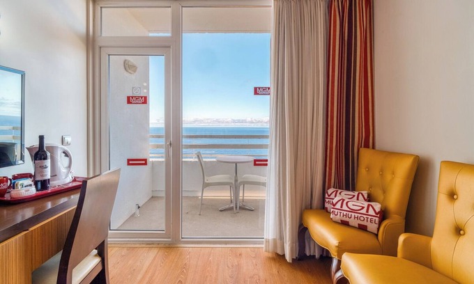 Sao Martinho Hotel | Convenient Stay! Balcony with Sea View, Swimming Pool & Spa, Free Parking!