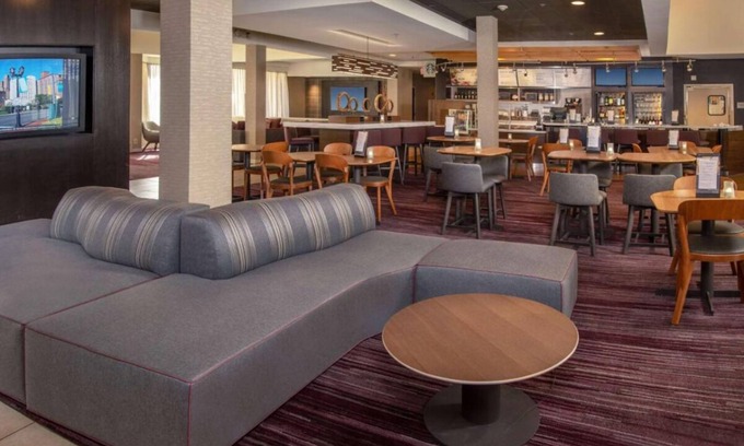 Newark Hotel | Convenient Delaware Stay with Free Parking and Pool Access