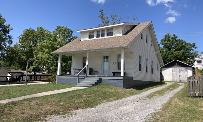 Alcoa House | Ideal Location Near Knoxville, Dollywood & University of TN