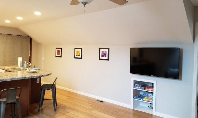 Sunbury Apartment | Conveniently Located Apartment with Breakfast & Child-Friendly Amenities