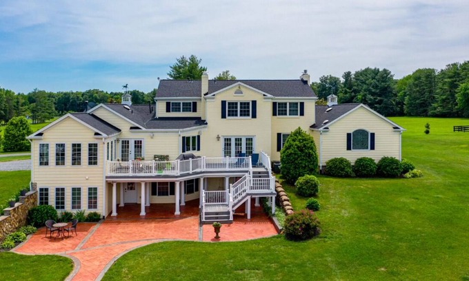 Broad Run Apartment | Prime Apartment on Horse Farm: Spa, Breakfast & More!