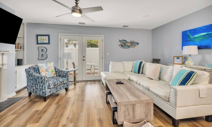 Saint Simons Heights Condo | Island Square Townhome: Ideal for Families with Pool & Pets!