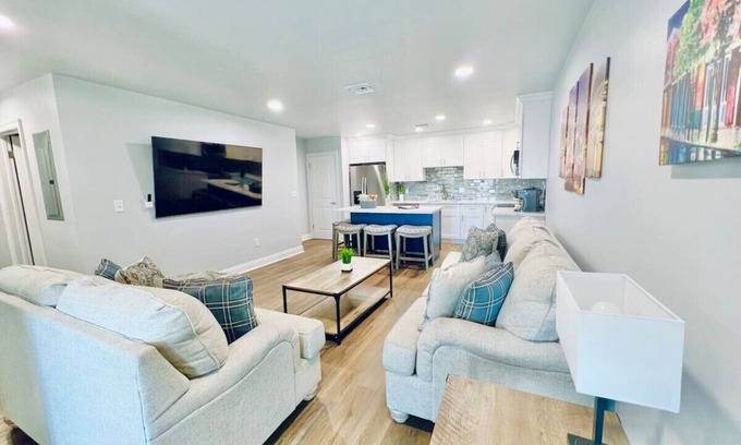 Metairie Apartment | Ideal Family Retreat: 6 Bed/6 Bath Near Downtown Attractions