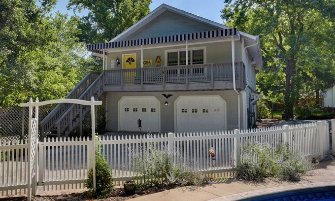 Ozark House | Historic Carriage House with Pool - Rated 10/10 by Guests