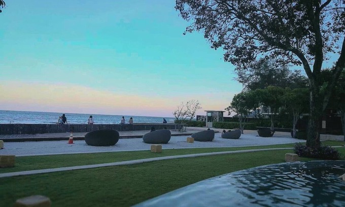 Khao Tao Condo | Ideal Location in Huahin with Oceanfront Pool Access