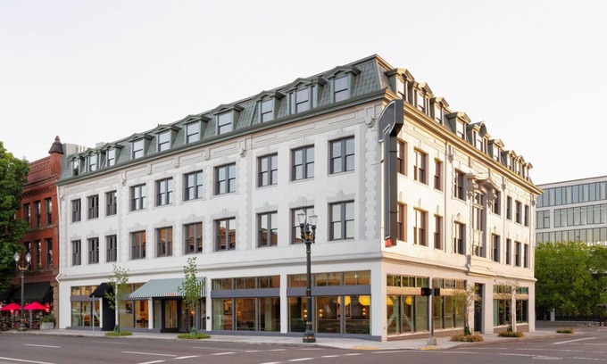 Buckman Neighborhood Apartment | Convenient Access to Transportation Near Hawthorne District