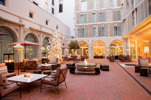 Baixa Hotel | Discover Convent Square Lisbon: A 4-Star Guest Favorite