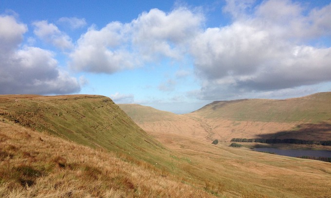 Dol-y-Gaer House | Idyllic Converted Barn on a Working Farm in Brecon Beacons