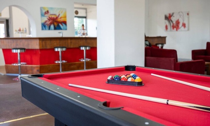 Finley House | Inviting Country Pub Retreat with Pool and Spa Amenities
