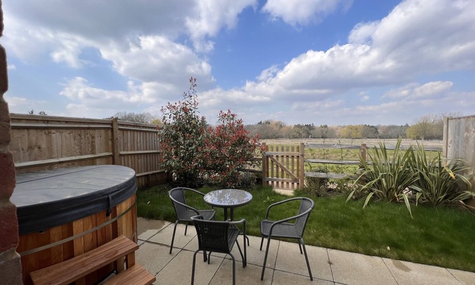 Bookham House | Unique Converted Saddlery Retreat with Spa & Hot Tub