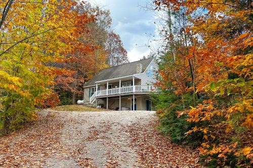 Conway House | North Conway Retreat with Access to Private Beaches