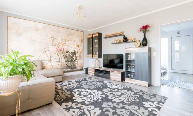 Region Hannover District House | CONZEPTplus House: Family-Friendly with Ocean Views & WiFi