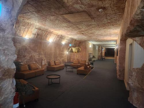 Coober Pedy Hotel | Discover Comfort Inn Coober Pedy: Pet-Friendly Getaway