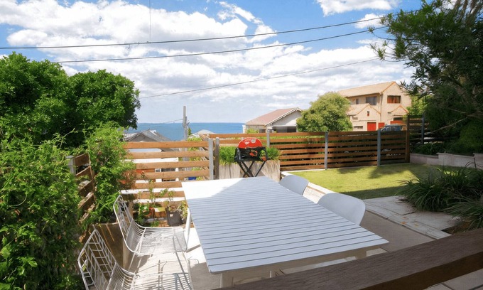 Coogee Apartment | Relaxing Oceanfront Retreat at Coogee – Family Friendly!