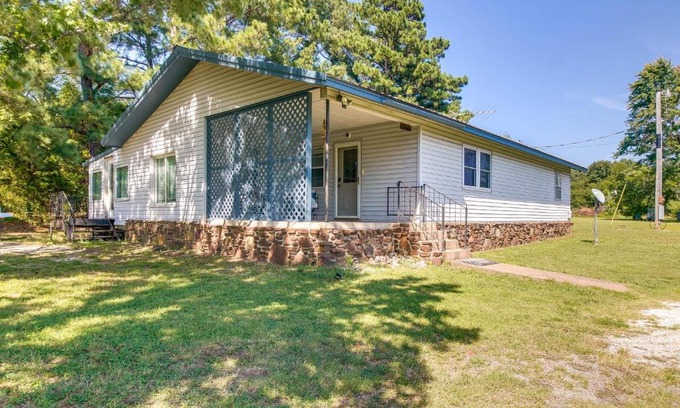 Cookson House | Cozy Cookson Vacation Rental with Family-Friendly Yard
