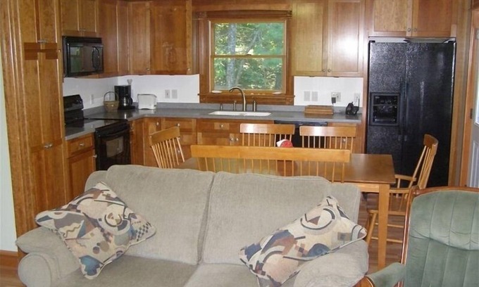 Georgetown House | Family-Friendly 5BR Getaway Steps from Maine's Ocean Beaches