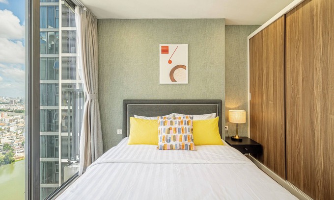 Tan Thuan Tay Apartment | Modern 3Br Apartment with Pool, Gym & Scenic Views